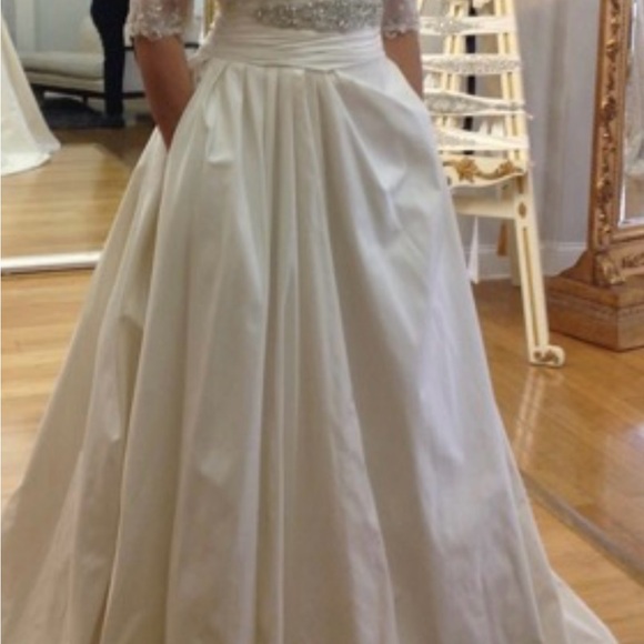 Wedding Dress - Picture 3 of 4